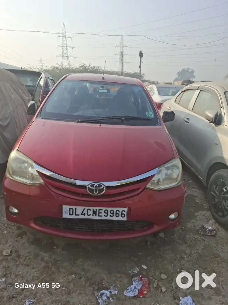 Toyota Etios Liva 2011 Petrol Dual Tone