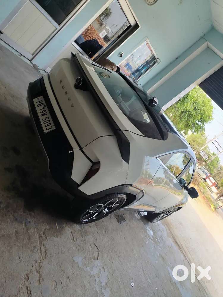 Tata Curvv Creative Plus S Top Condition Car White Colour
