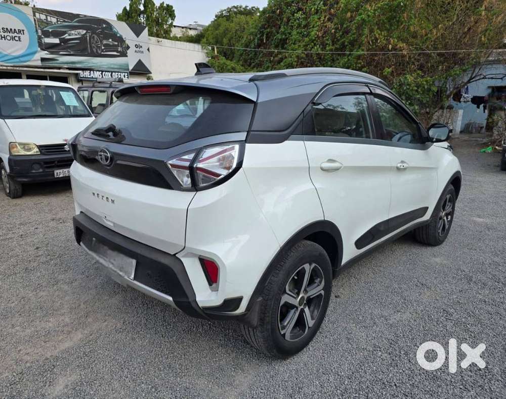 Tata Nexon Xz Plus Luxs, 2023, Petrol