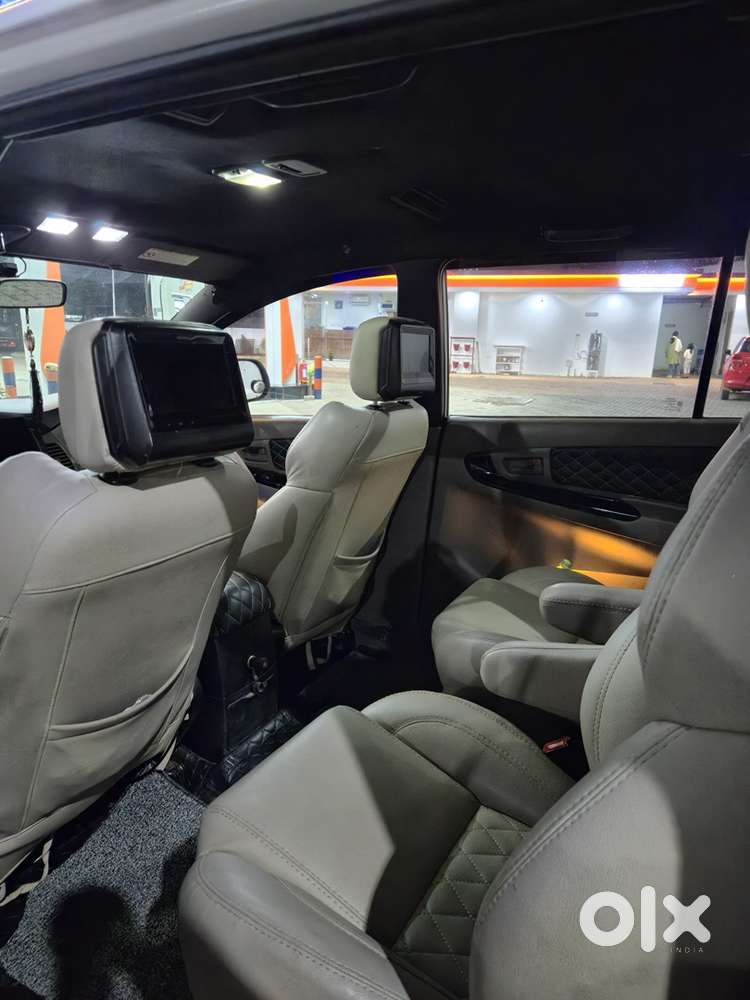 Direct Sale Innova G4 2015 Last Year (3l Above Extra Fittings)