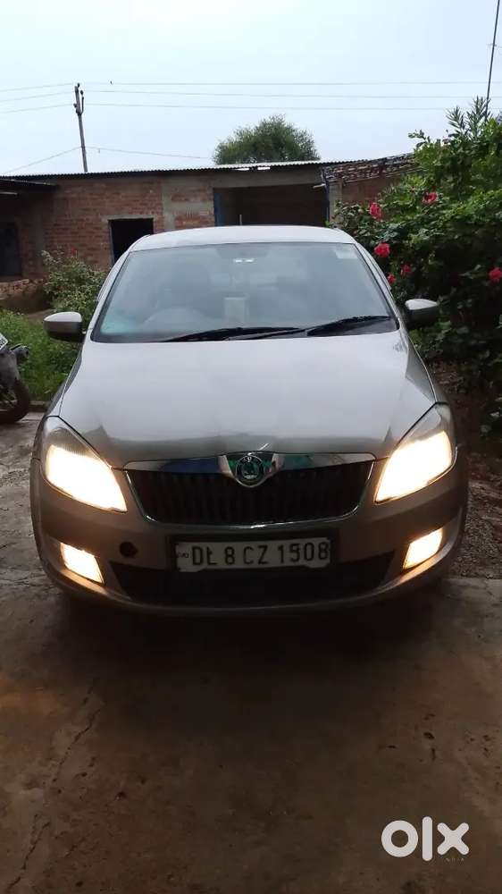 Skoda Rapid 1.6 Ambition 2013
