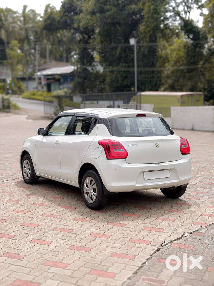 Maruti Suzuki Swift Vxi + Manual, 2024, Petrol