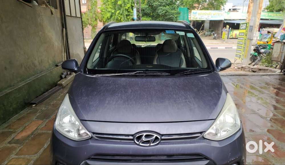 Hyundai Grand I10 Sportz, Dec 2016 Model, New Tyres, Full Insurancee