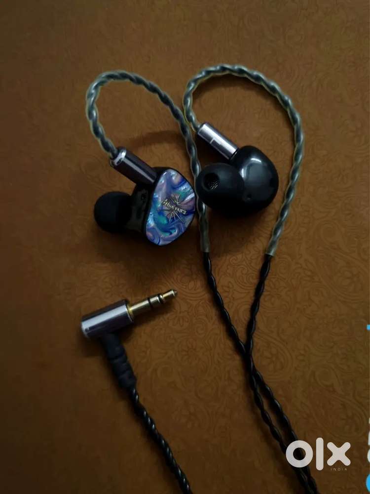 Kiwi Ears Cadenza - Studio Grade IEMs