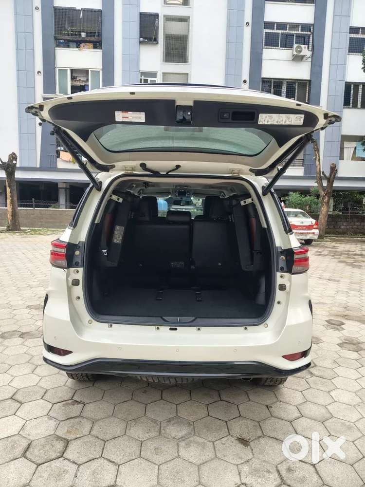 Toyota Fortuner Legender, 2022, Diesel