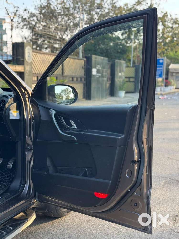 Mahindra Xuv500 2.2 W10 Sportz Edition At, 2018, Diesel