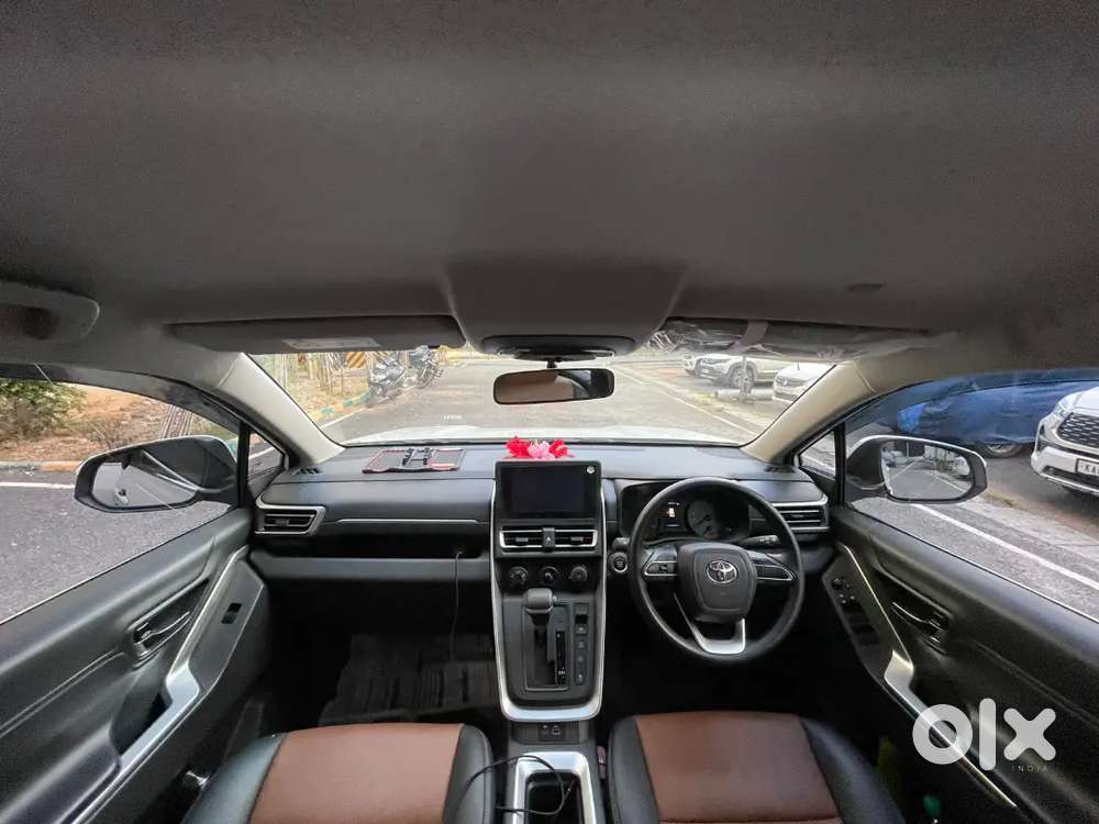 Toyota Innova Hycross 2023 Petrol 63500 Km Driven