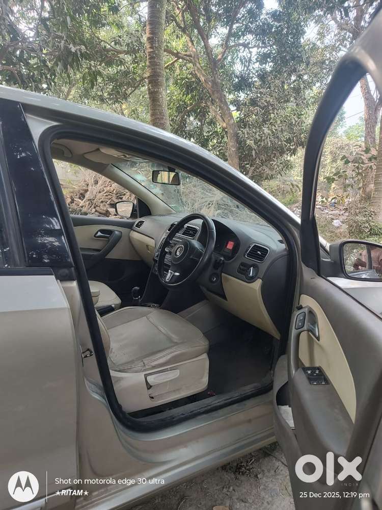 Volkswagen Vento 1.5 Highline Plus At 16 Alloy, 2013, Diesel