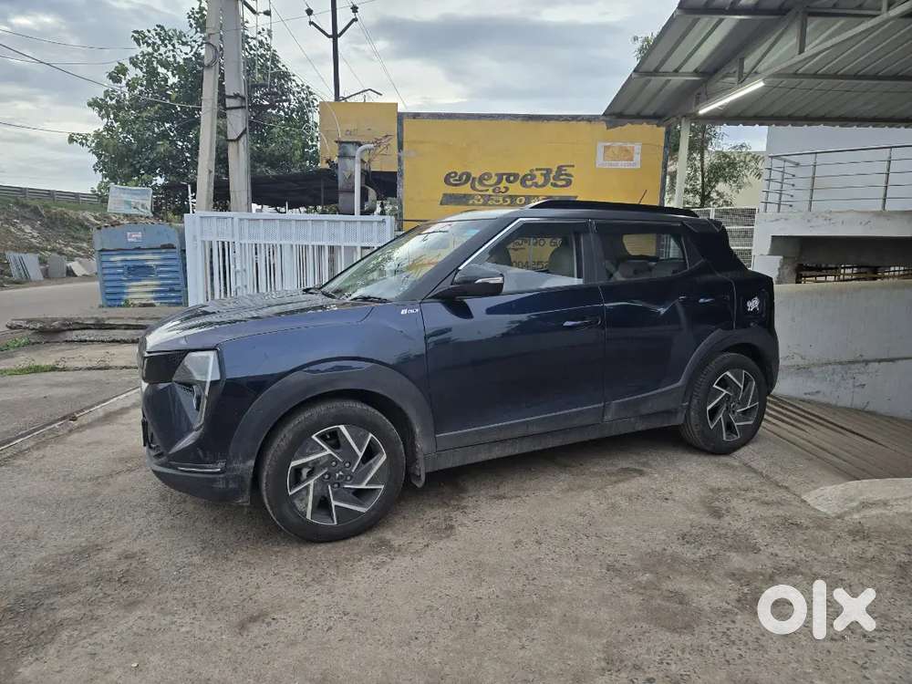 Mahindra Xuv 3xo Ax7 2024