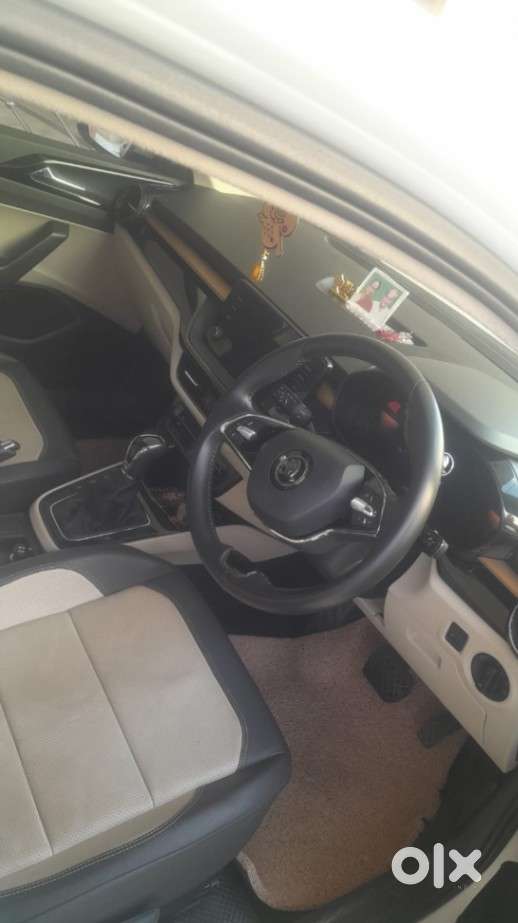 Skoda Slavia 1.5 Tsi Style At, 2024, Petrol