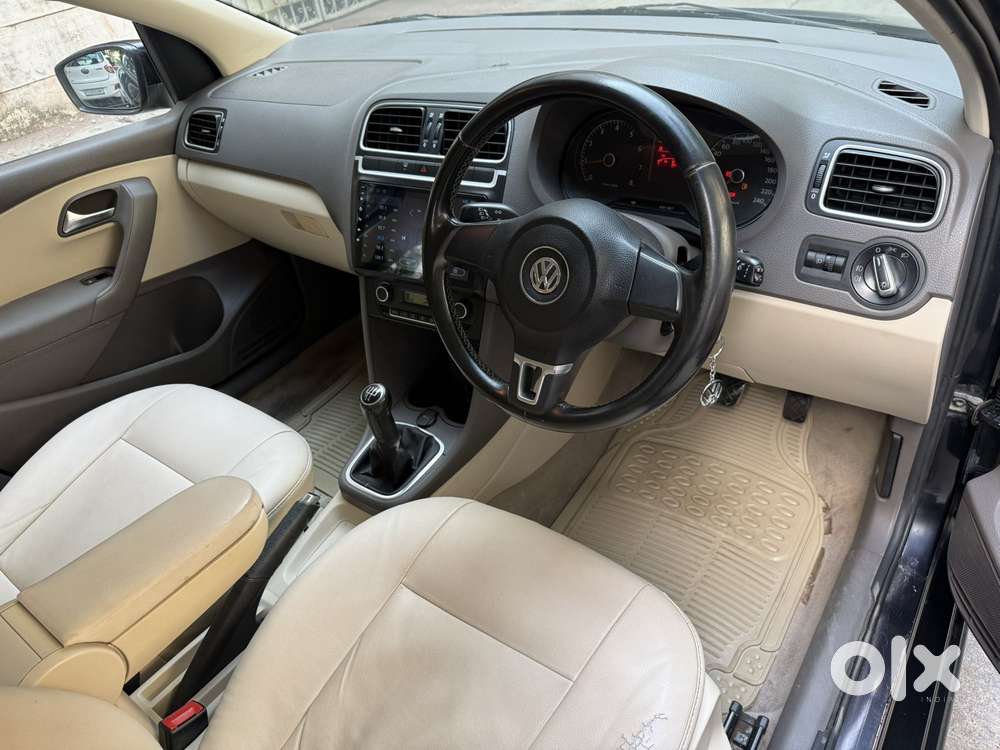 Volkswagen Vento Petrol Highline, 2011, Petrol