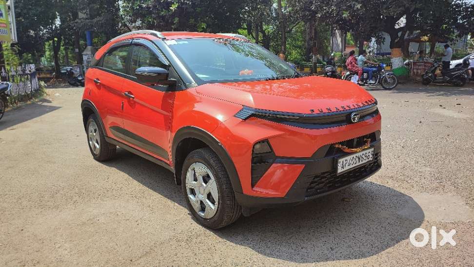 Tata Nexon Pure (s) 1.2 Petrol 6amt, 2024, Petrol