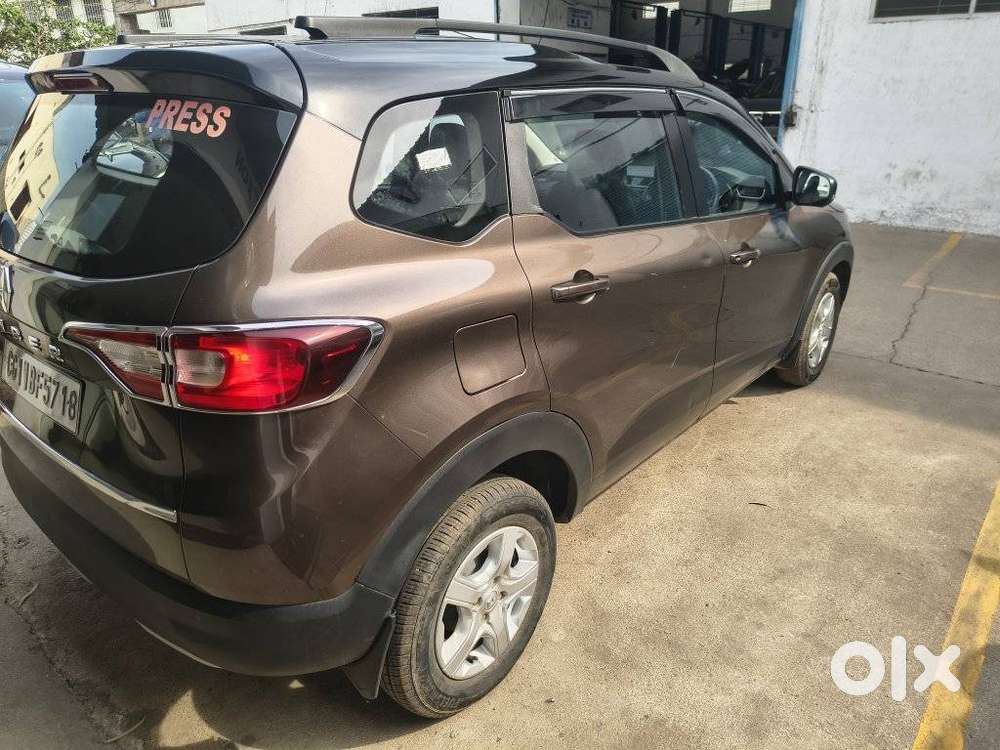 Renault Triber Rxt, 2022, Petrol