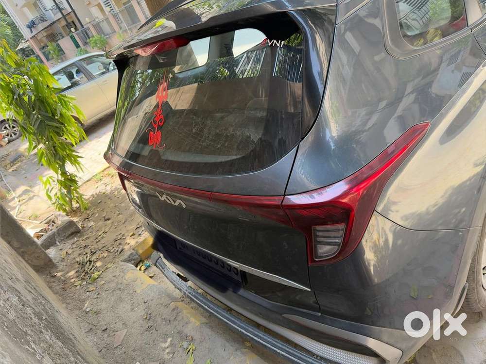 Kia Carens 2022 Petrol 72600 Km Driven