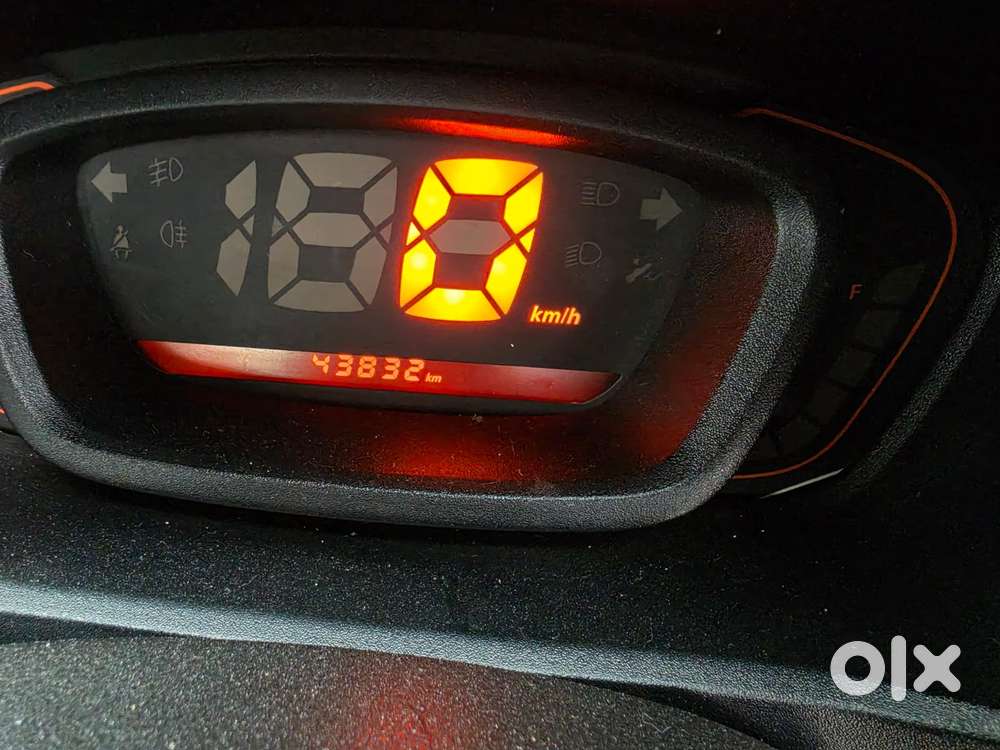Renault Kwid 1.0 Rxt (o) Easy-r, 2017, Petrol