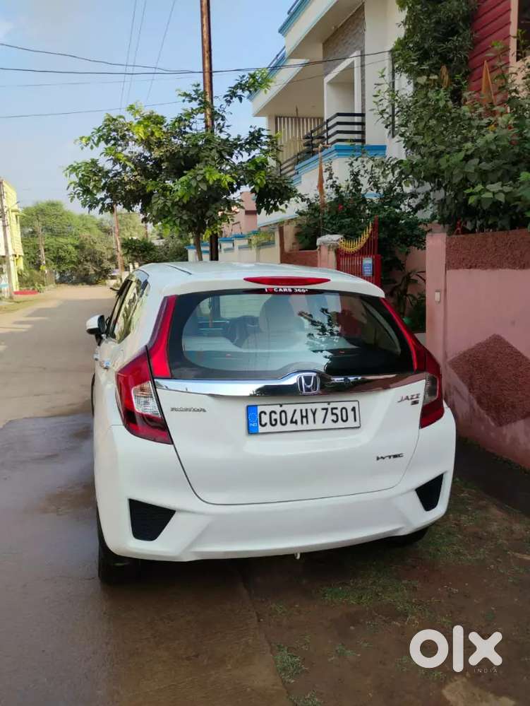 Honda Jazz 2015 30kmpl Milege