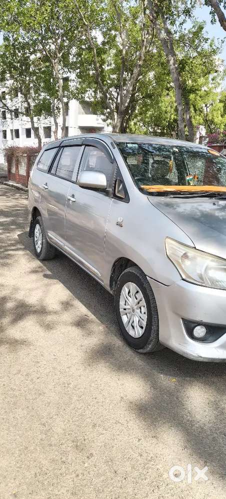 Toyota Innova 2016 Diesel 230000 Km Driven