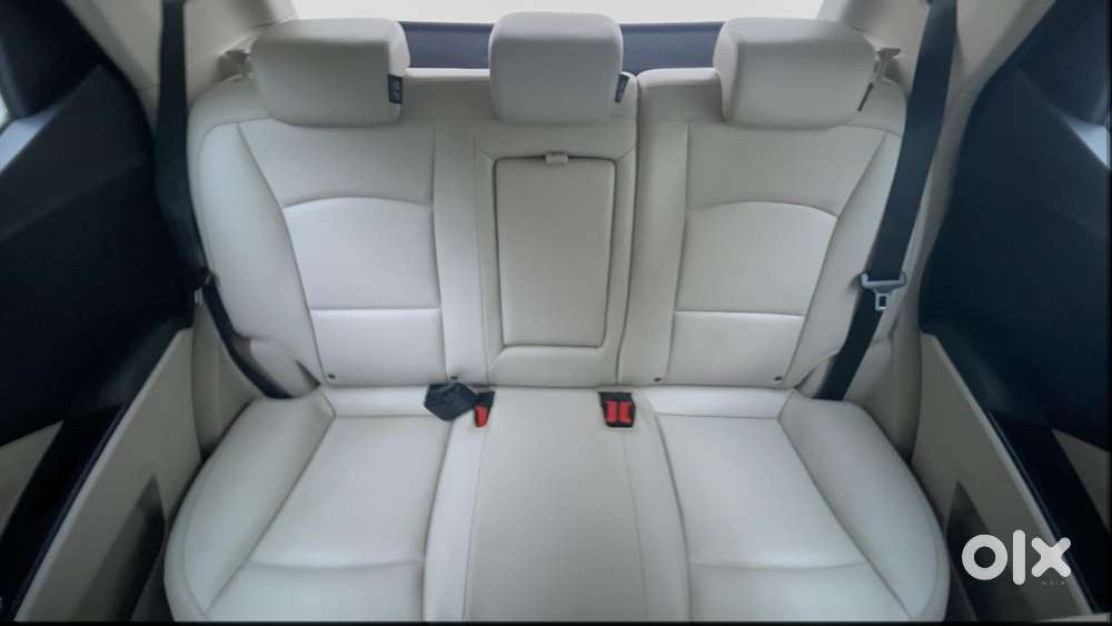 Mahindra Xuv300 W8 (o) 1.5 Diesel Amt, 2021, Diesel