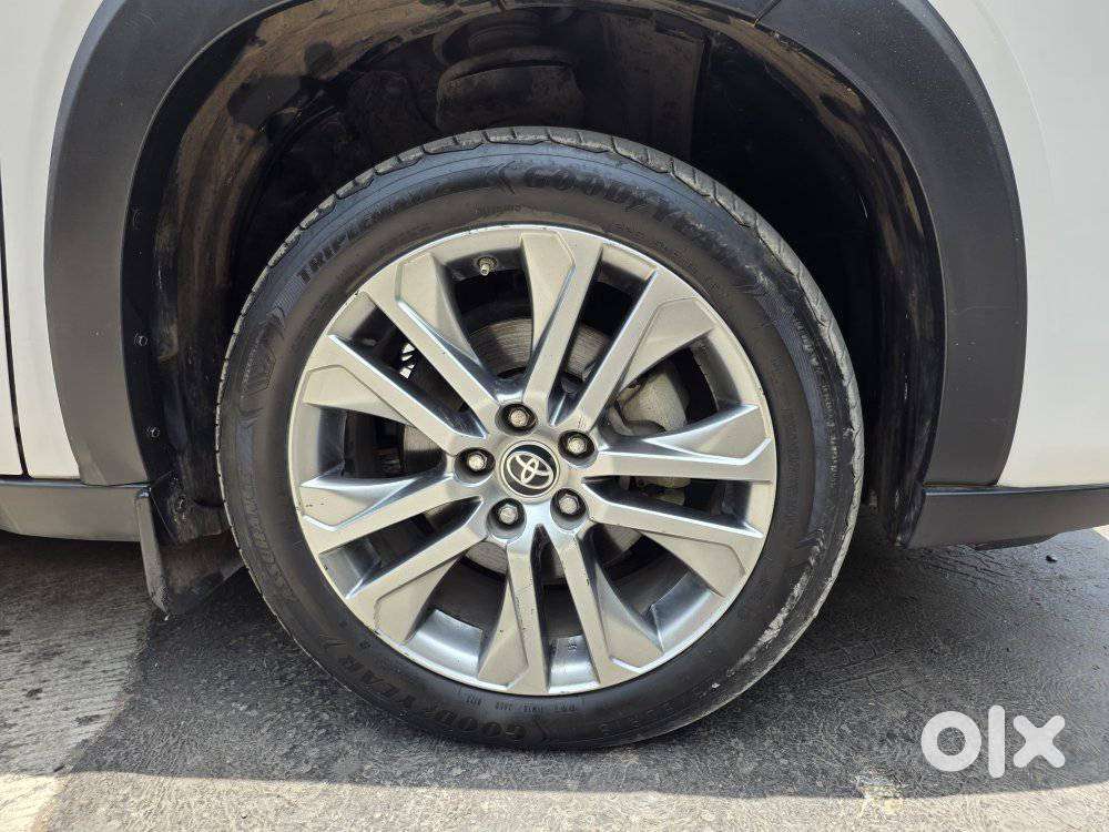 Toyota Innova Hycross 2.0 Zx (o) Hybrid 7 Str, 2023, Cng & Hybrids