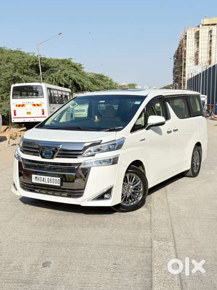 Toyota Vellfire 2.5 Hybrid, 2023, Petrol
