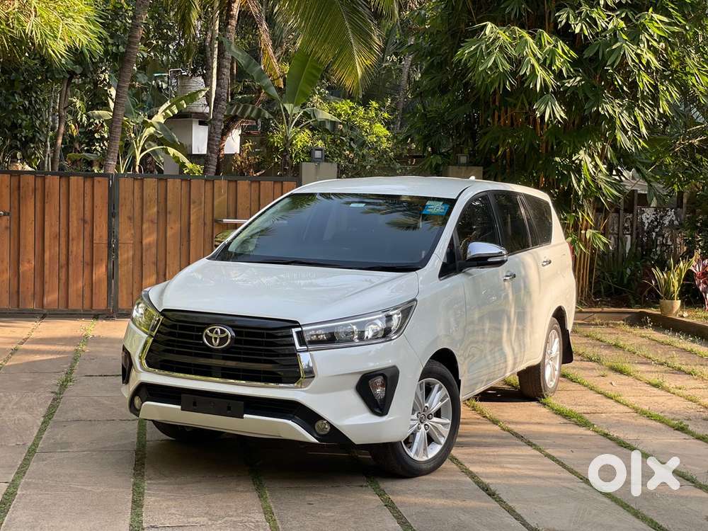 Toyota Innova Crysta 2016 Diesel Well Maintained