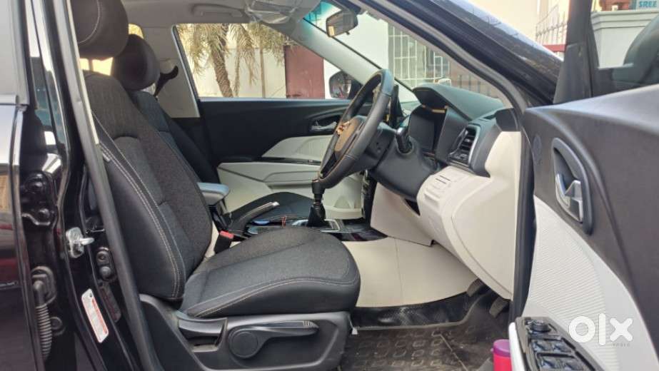 Mahindra Xuv 3xo Ax5 Ds Mt, 2025, Diesel