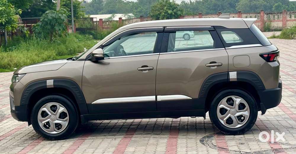 Maruti Suzuki Brezza 1.5 Lxi Smart Hybrid, 2023, Petrol