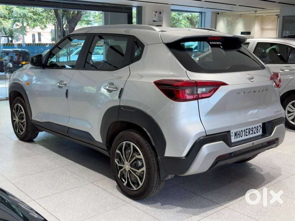 Nissan Magnite Kuro Edition Petrol Amt, 2025, Petrol