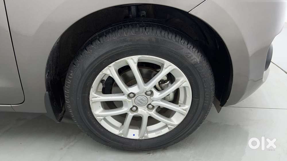 Maruti Suzuki Swift 1.3 Zxi, 2023, Petrol