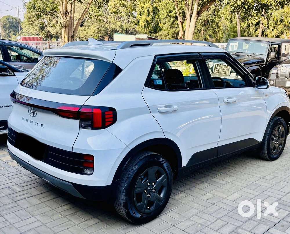 Hyundai Venue S (o) 1.0 Turbo Mt, 2024, Petrol