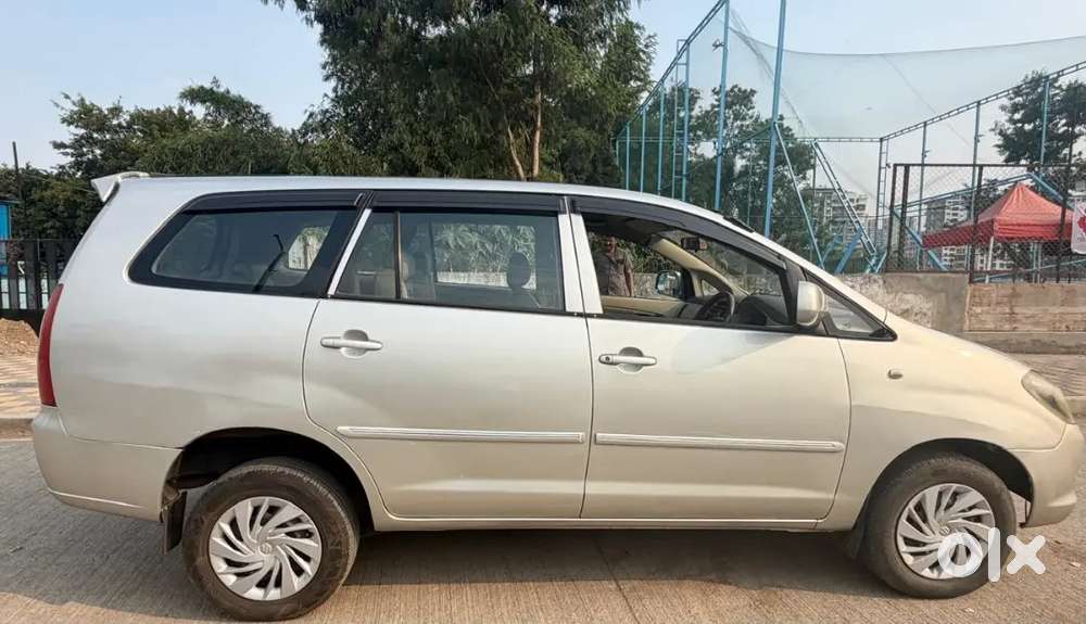 Toyota Innova 2.0 V Petrol ( 2005 - 2030 )