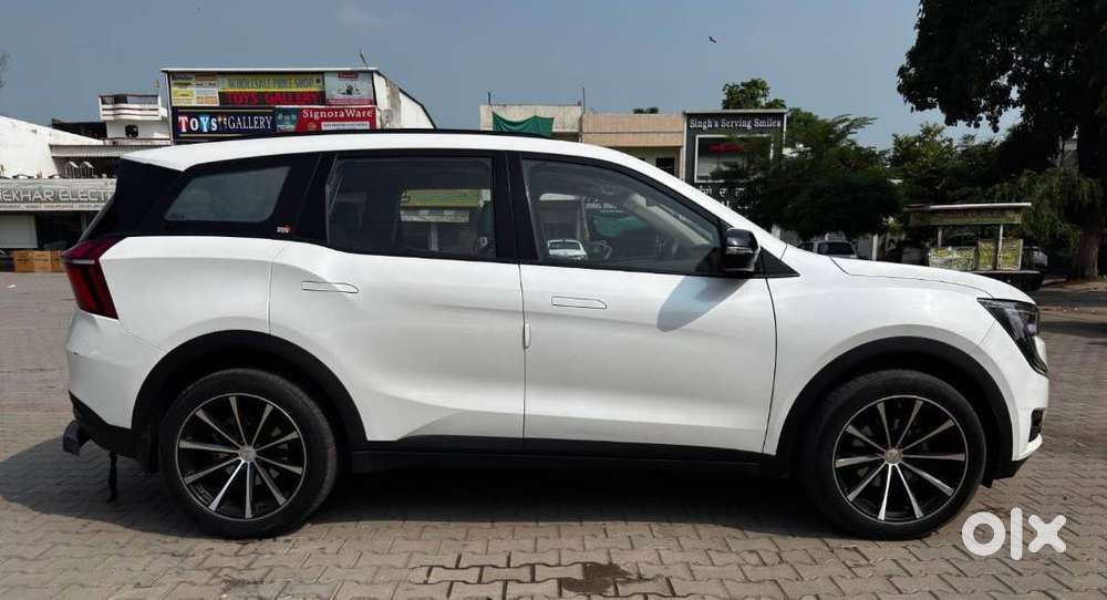 Mahindra Xuv700 Ax5 2023