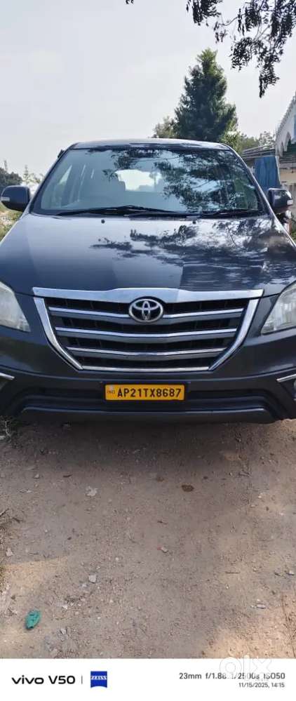 Toyota Innova 2015