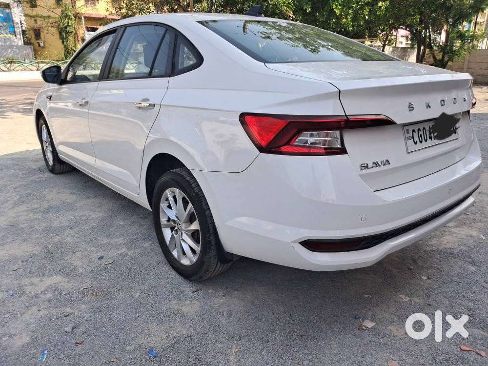 Skoda Slavia 1.0 Ambition Tsi, 2023, Petrol