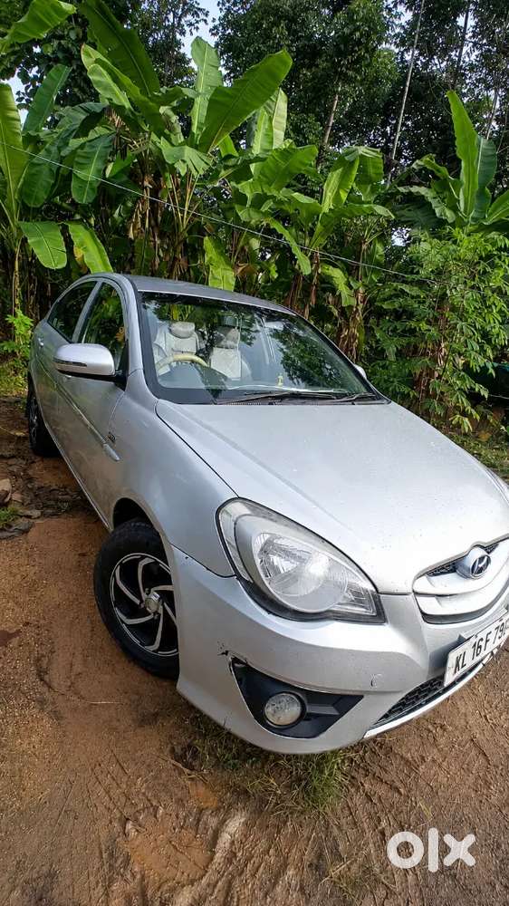 Hyundai Verna 2010 Car