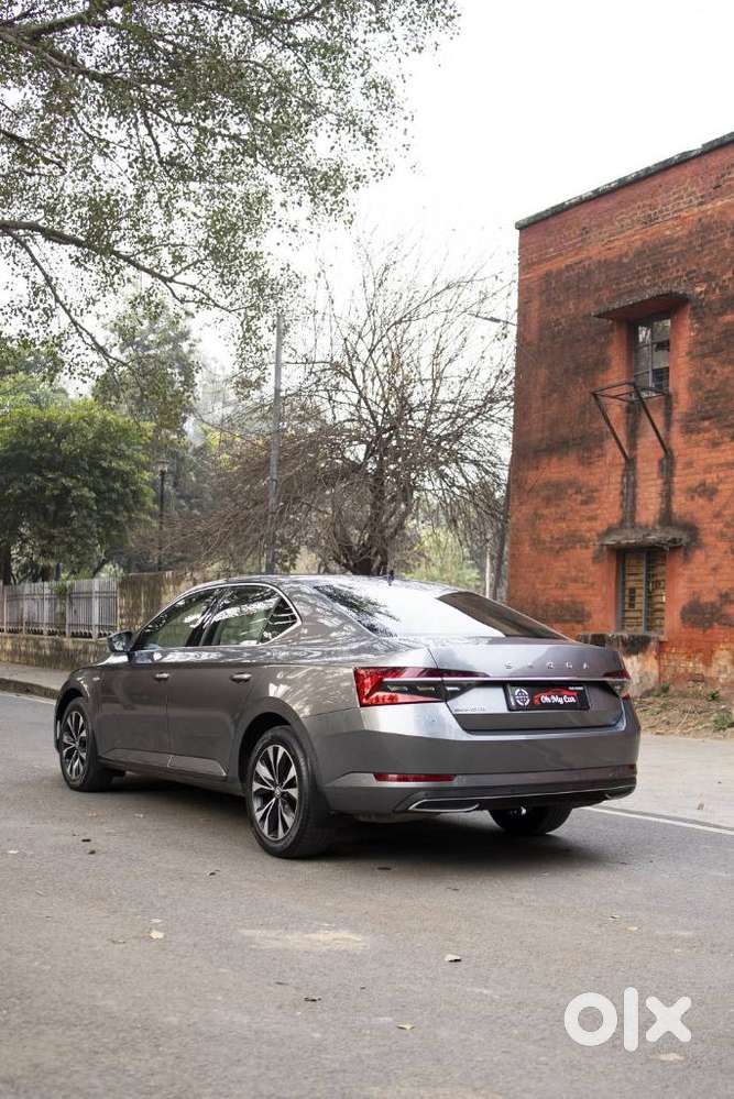 Skoda Superb Laurin And Klement 1.8, 2023, Petrol