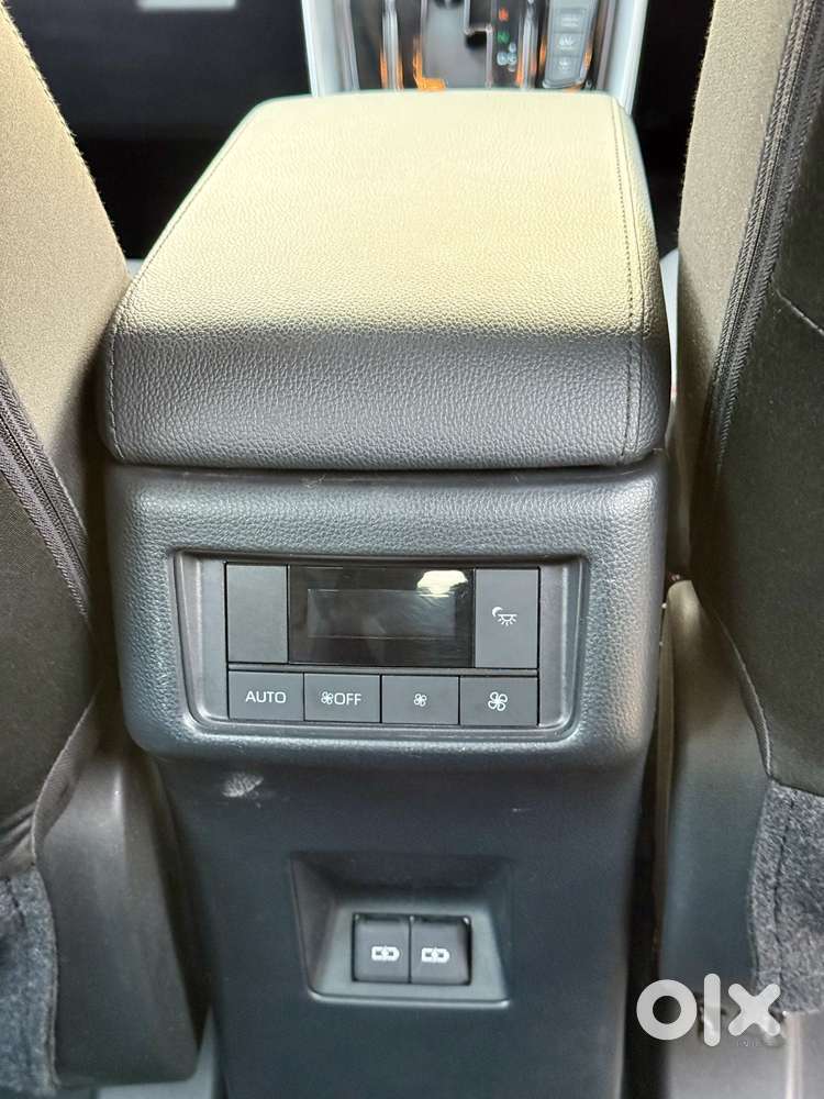 Toyota Innova Hycross 2.0 Vx (o) Hybrid 7 Str, 2024, Petrol