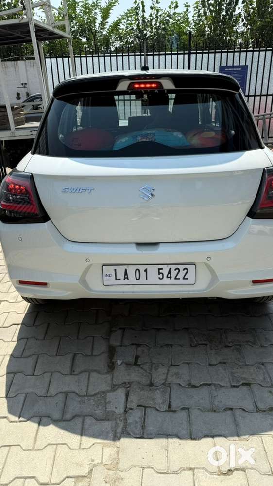Maruti Suzuki Swift Petrol Manual 2025