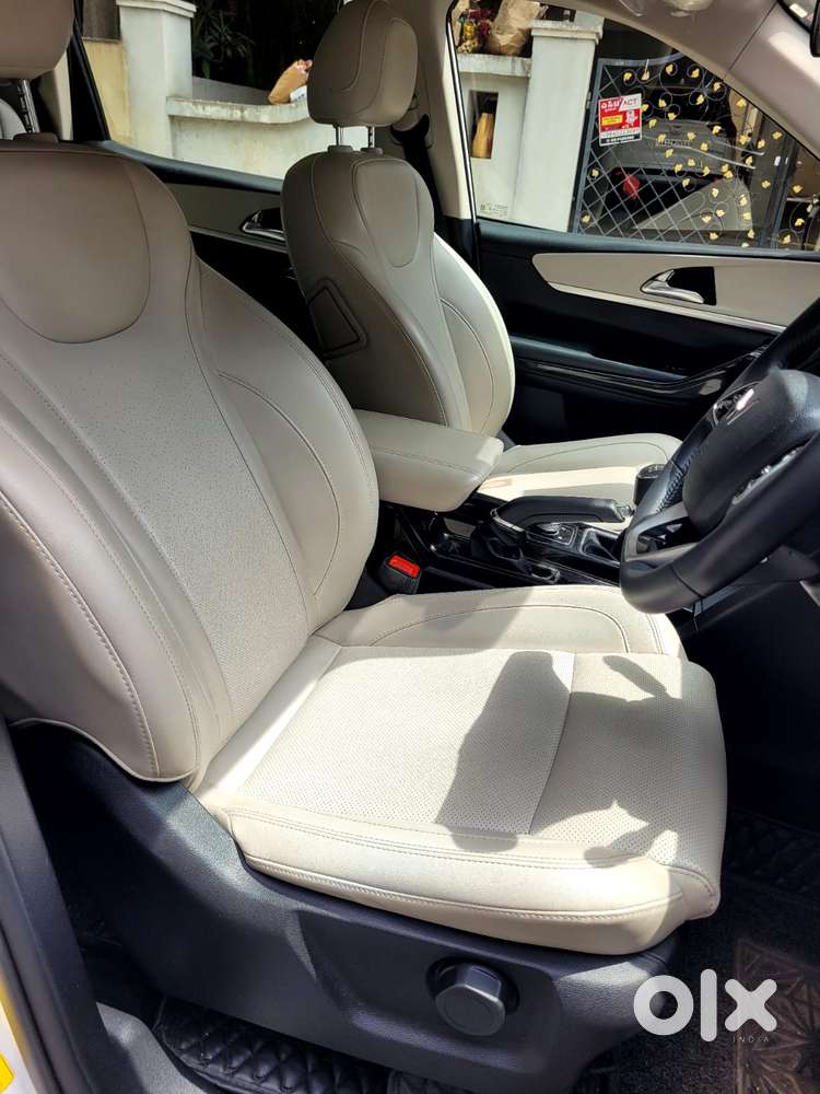 Mahindra Xuv700 2.2 Ax 7 Diesel Mt Str, 2023, Diesel