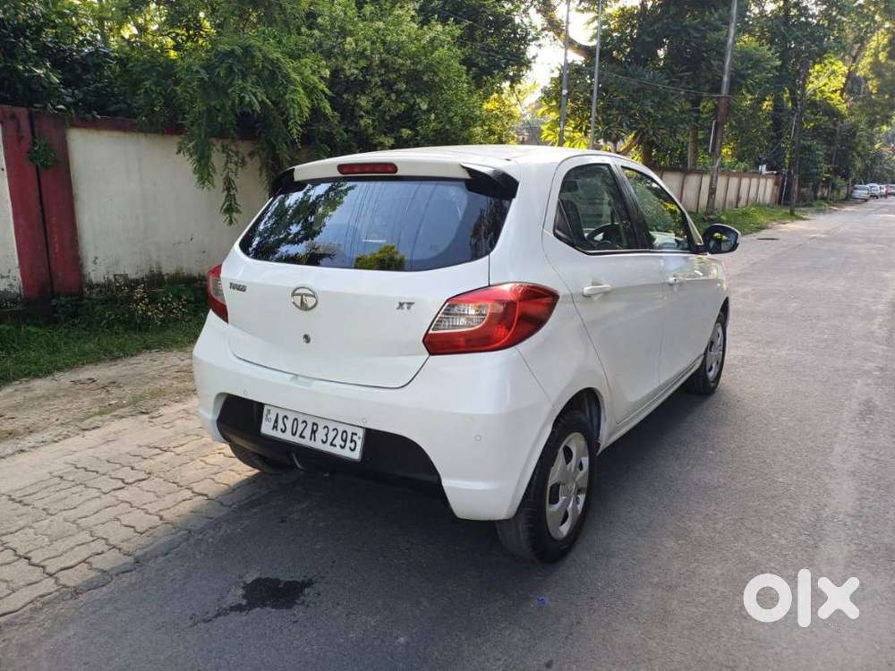 Tata Tiago 1.2 Revotron Xt (o), 2016, Petrol