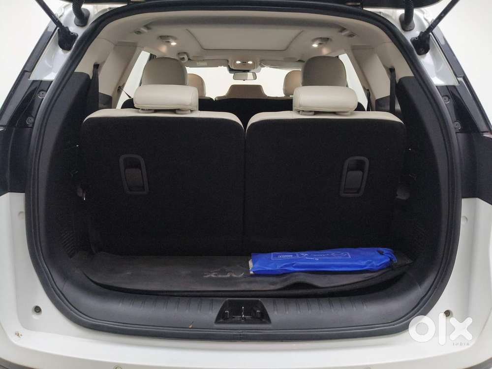 Mahindra Xuv700 2.0 Ax 7 Petrol At Luxury Pack Str, 2023, Petrol