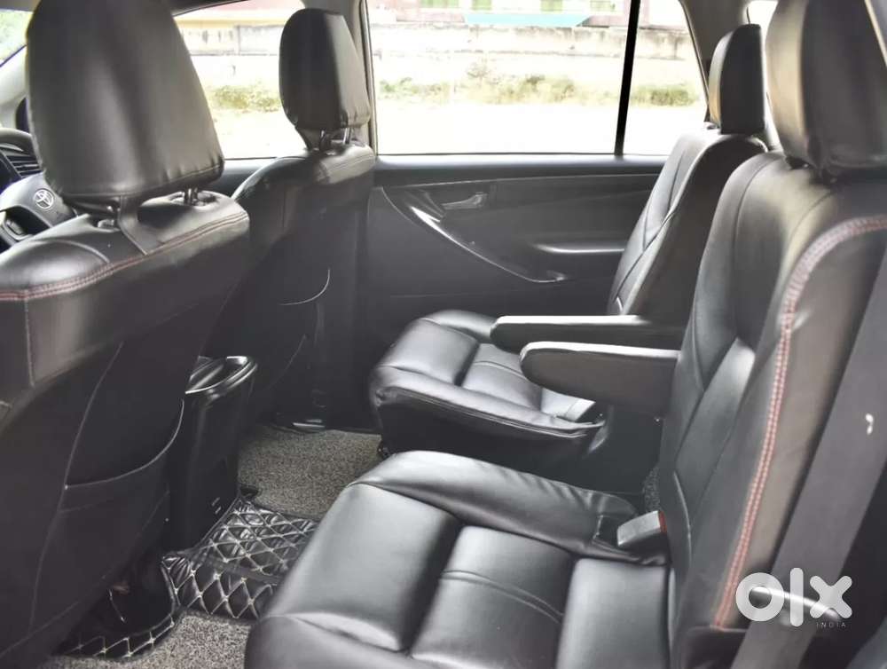 Toyota Innova Crysta 2.4 G Mt 7 Str, 2017, Diesel