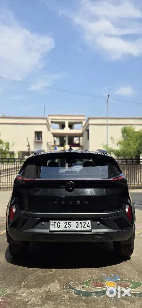 Tata Nexon Dark Edition
