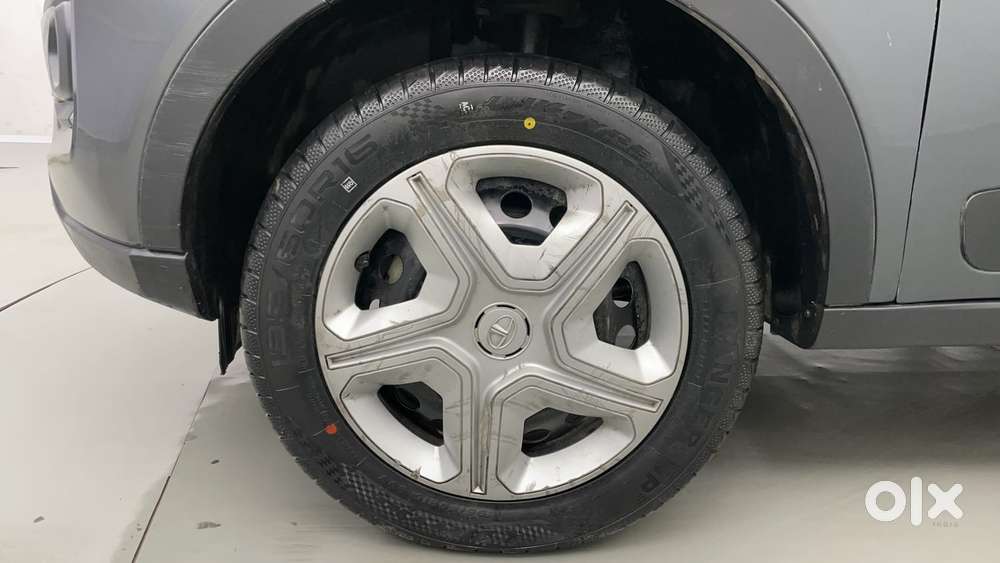 Tata Nexon 1.2 Revotron Xm (s), 2022, Cng & Hybrids