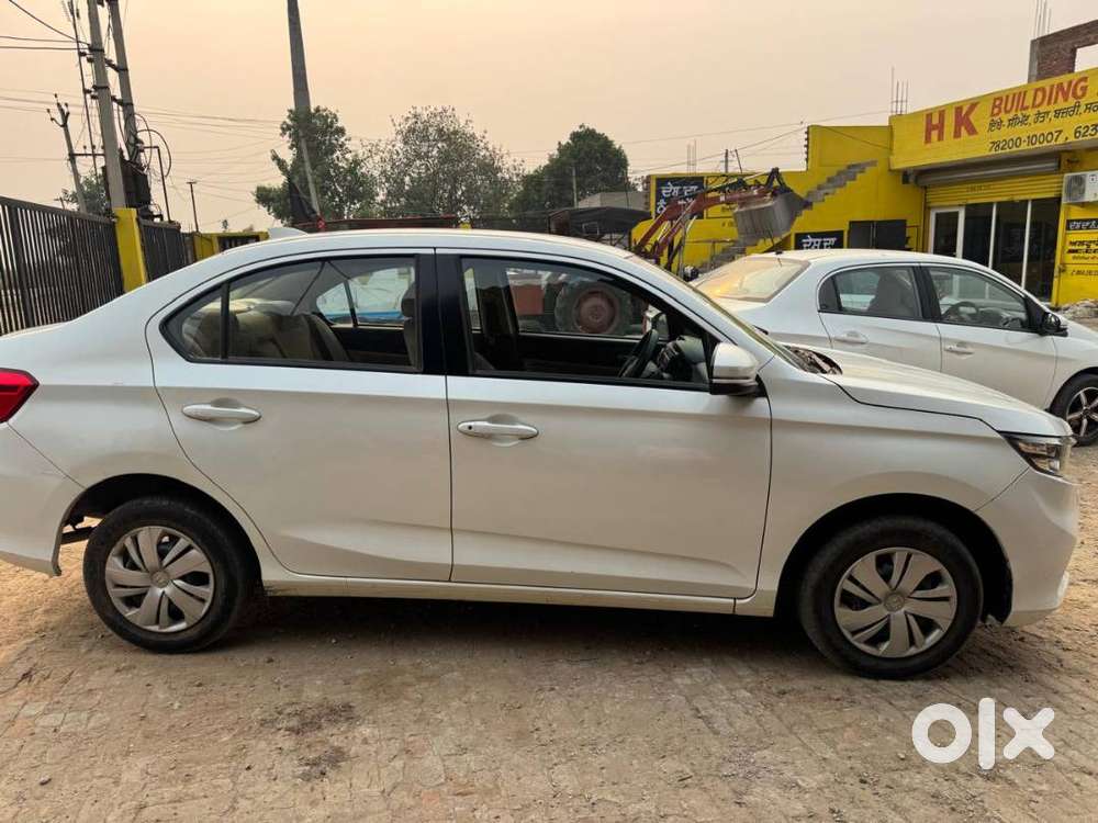 Honda Amage First Ower Company Record 30000 Driven Single Hand Running
