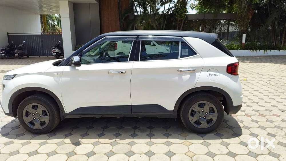 Hyundai Venue E 1.2 Petrol, 2019, Cng & Hybrids