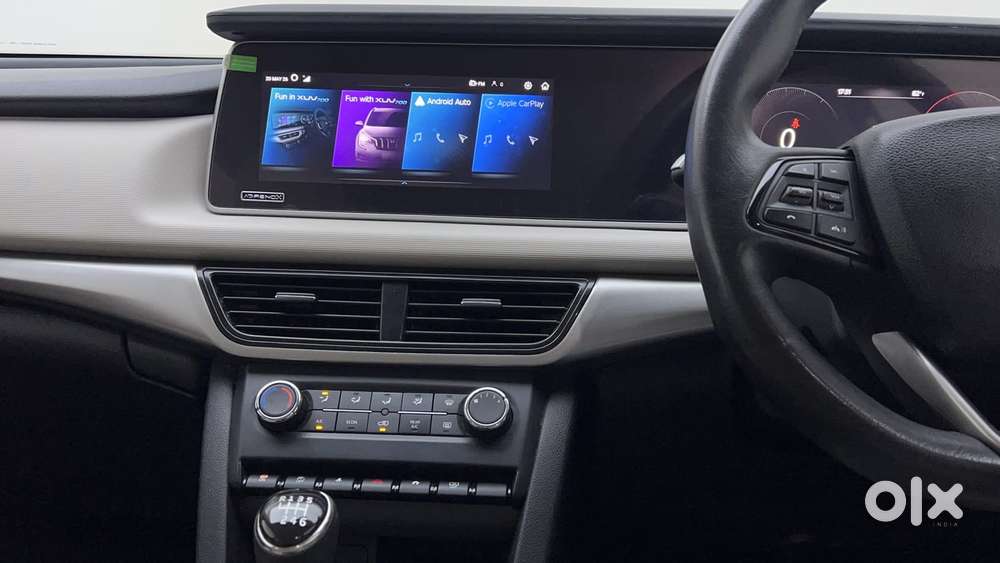Mahindra Xuv700 2.0 Ax 5 Petrol Mt 7 Str, 2023, Petrol