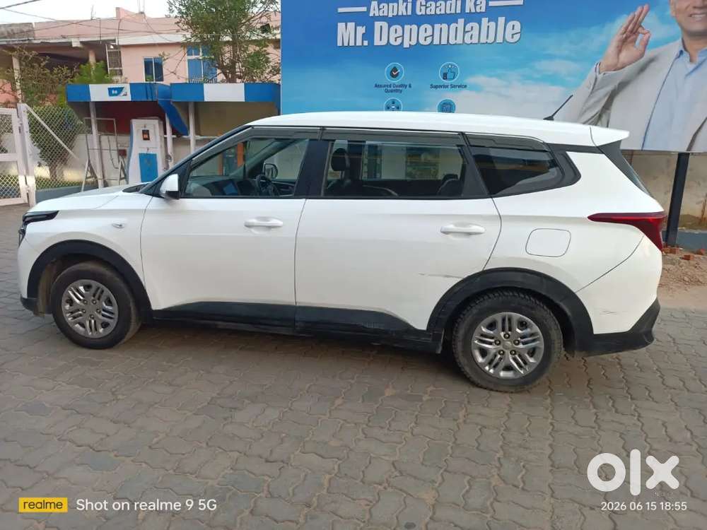 Kia Carens 2024 Hybrids 6mt Premium