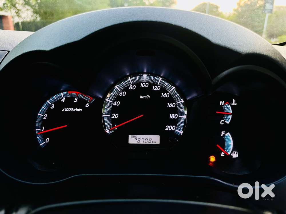 Toyota Fortuner 4x2 Manual, 2014, Diesel