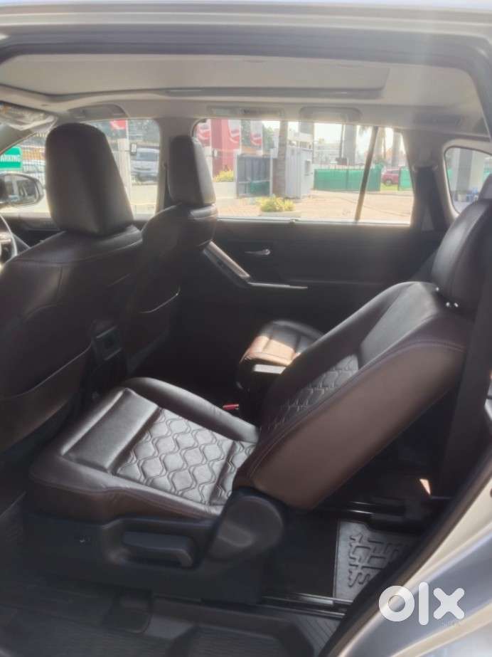 Toyota Innova Hycross 2.0 Zx Hybrid 7 Str, 2023, Petrol
